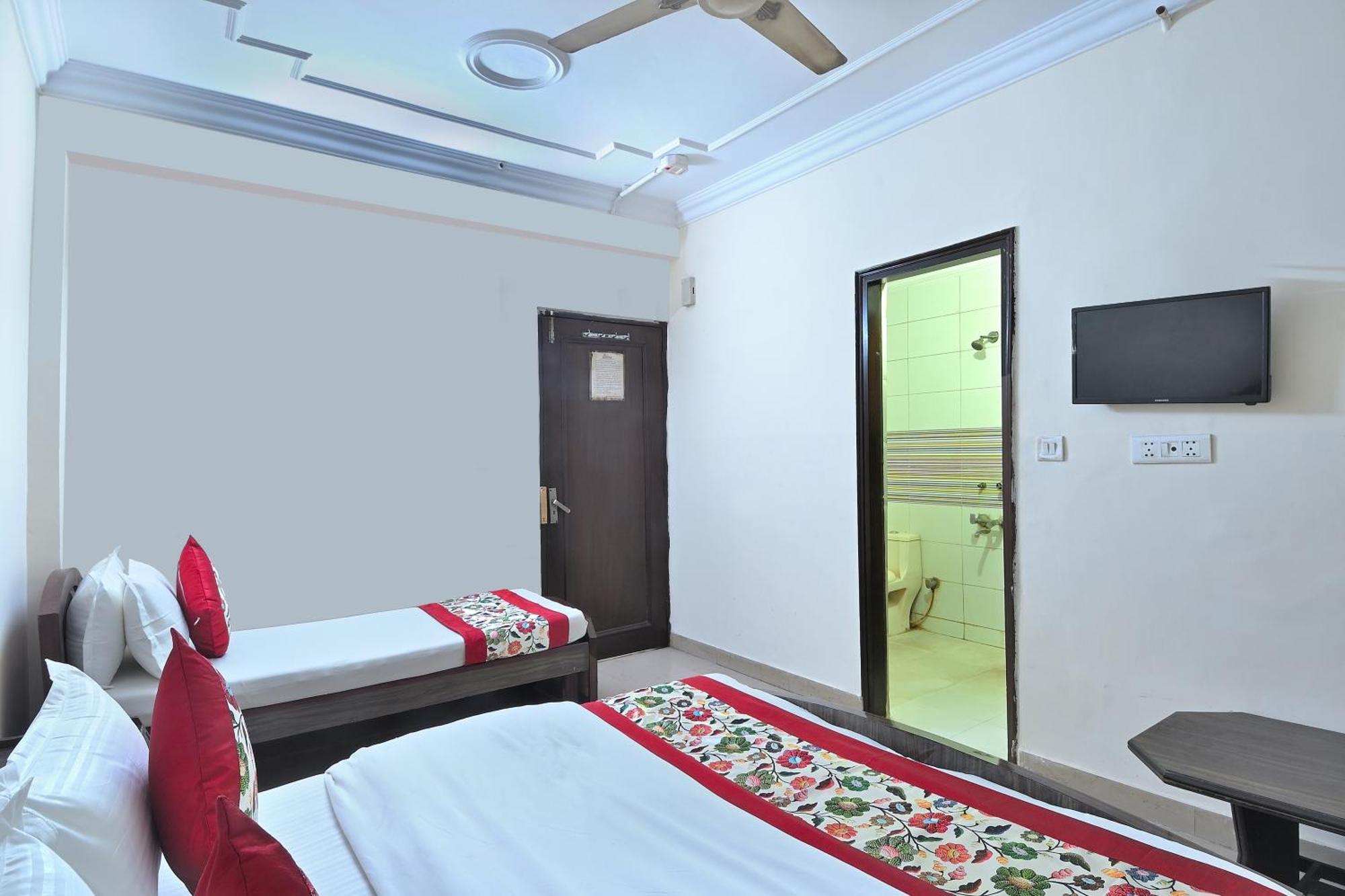 Hotel Ashoka Continental Yeni Delhi Dış mekan fotoğraf